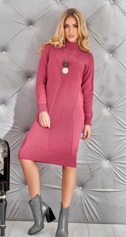 Fitted knitted dress with decor