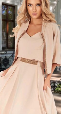 Костюми жіночі