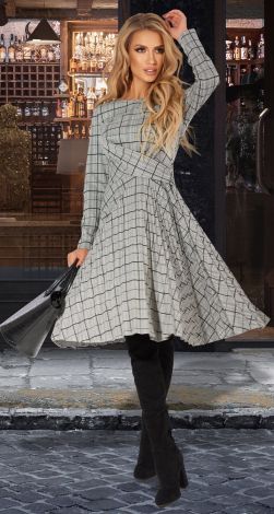 Stylish plaid pleated dress with a sole skirt