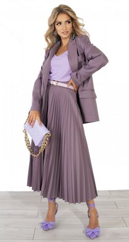 A classic suit with a nice skirt pleated